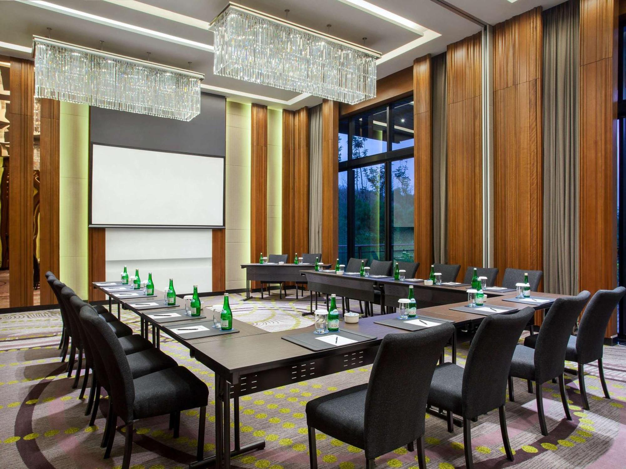 Pullman Ciawi Vimala Hills Resort Bogor Exterior photo